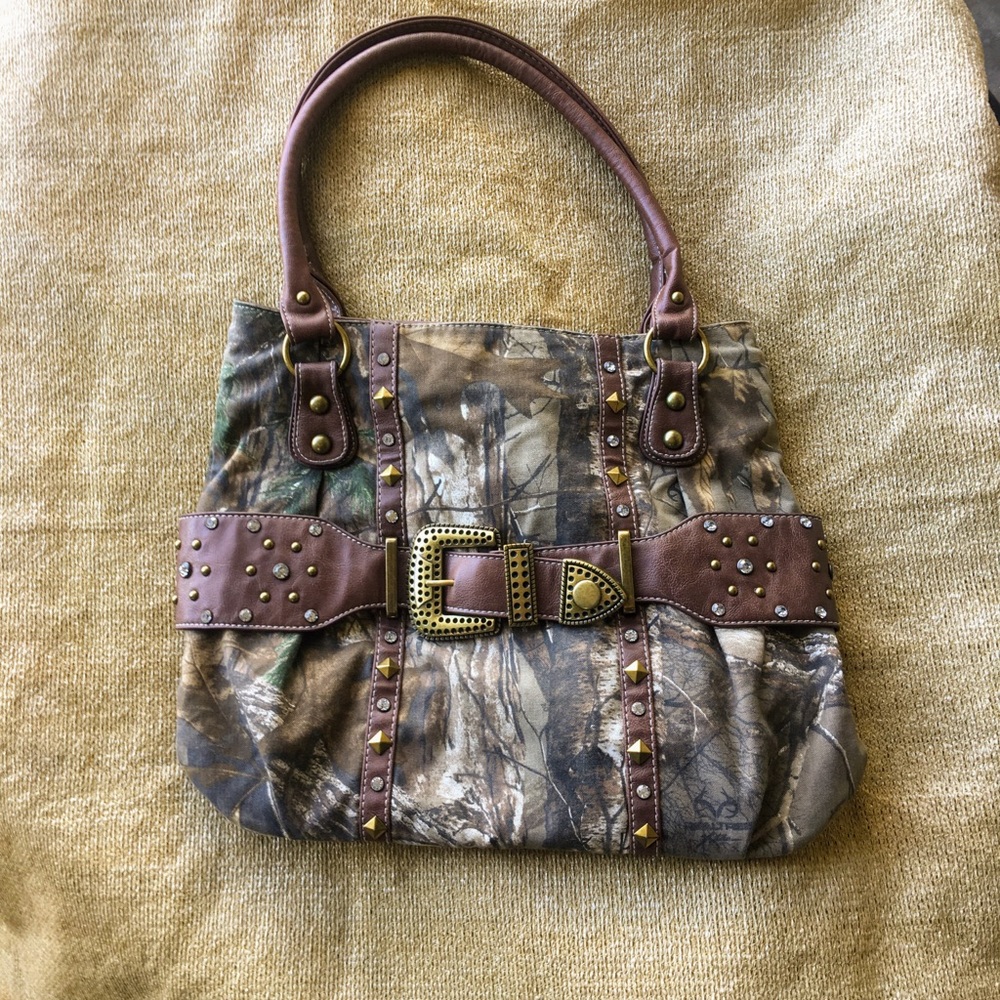 Camp purse